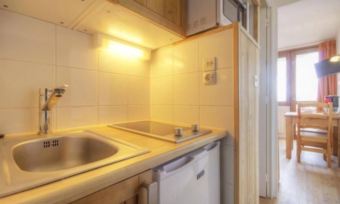Plagne Centre Apartment | Ski-in/ski-out & foot of the slopes, 8th floor, view mountain, balcony, tv, ski locker, 16m²