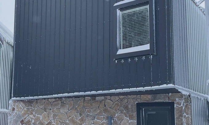 Mount Buller Ski Chalet | Ski In Ski out, Sun Peaks on Chamois Run overlooking Mogul Comps.