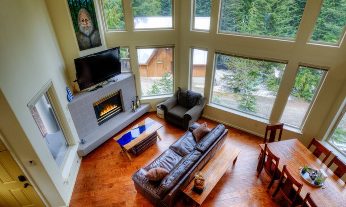 Snoqualmie Pass House | Ski-in Ski-out Sasquatch Retreat @ Snoqualmie Pass