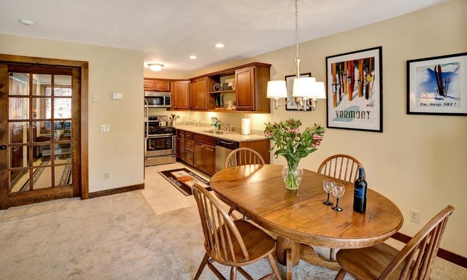 Central Vermont- Killington House | Ski on ski off right from your door nicely decorated 2 bedroom, Sunrise L3