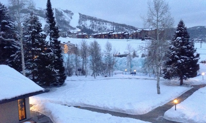 Steamboat Springs Villa | SKi/walk to slopes/VillagenGreat lofted unit close to slopes