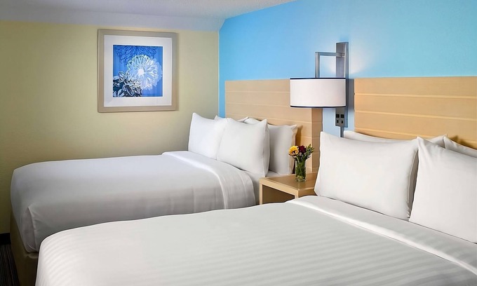 Middleburg Heights Hotel | Skiing at Boston Mills! 4 Pet-friendly Units W/Kitchens, FREE Parking