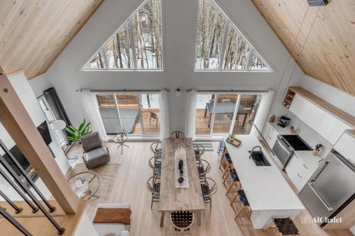 Pont-Rouge Ski Chalet | Skova - Nordic Harmony - Spa & Forest View