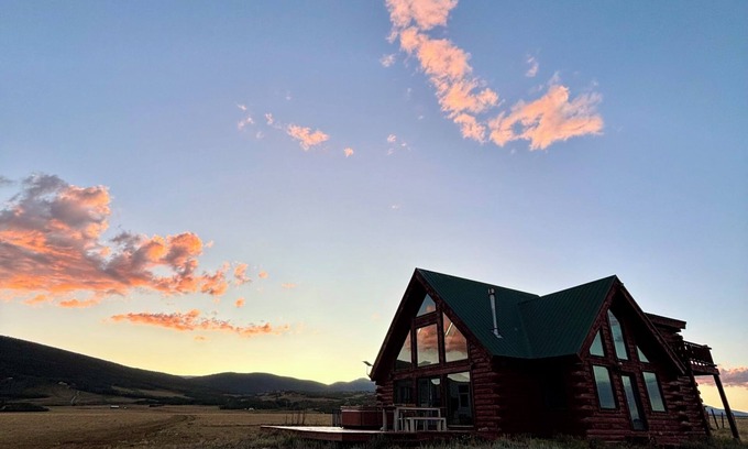 Fairplay Cabin | Sky Acres - Luxe Lodge + Hot Tub + 2 Fireplaces on 50 Private Acres
