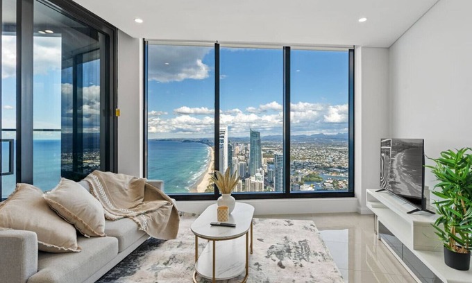 Surfers Paradise Apartment | SkyHigh Ocean Luxe | Balcony & Resort Amenities
