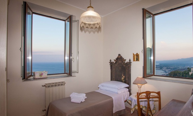 Taormina City Centre House | Skyline Apartment Taormina, panorama of the bay and volcano Etna