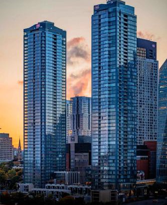 Downtown Montreal Apartment | Skyline Penthouse & Condo - Downtown Montreal - Pool Spa Parking
