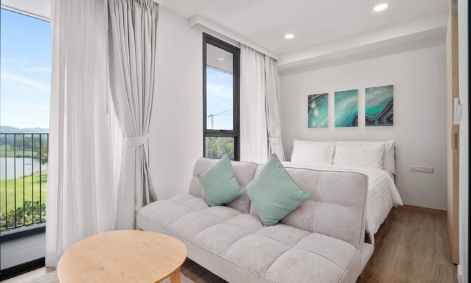 Laguna Condo | Skypark Aurora Studio 1A Golf side
