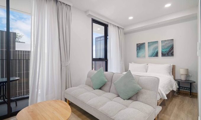 Laguna Condo | Skypark Aurora Studio 1A Lake side