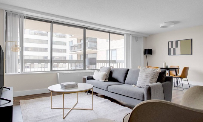 Crystal City Apartment | Sleek Crystal City 1BR w/Gym & Concierge, steps to Metro, by Blueground