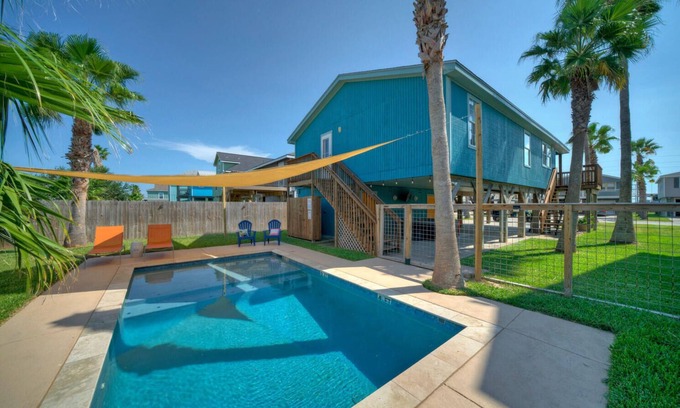 Leeward Sands House | Sleeps 22 | 2 Homes w/Private Pool, Game Room, Nature Views | 7 BDR | AvantStay