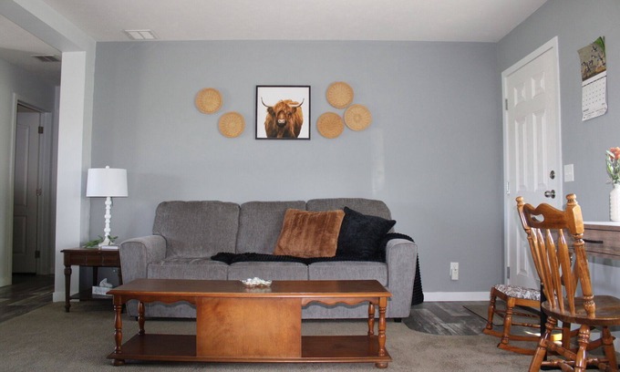 Clare House | Sleeps 6, rural & cozy.