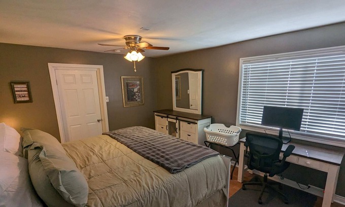 Knoxville Apartment | Sleeps 9, 2 baths, 12 mins from downtown