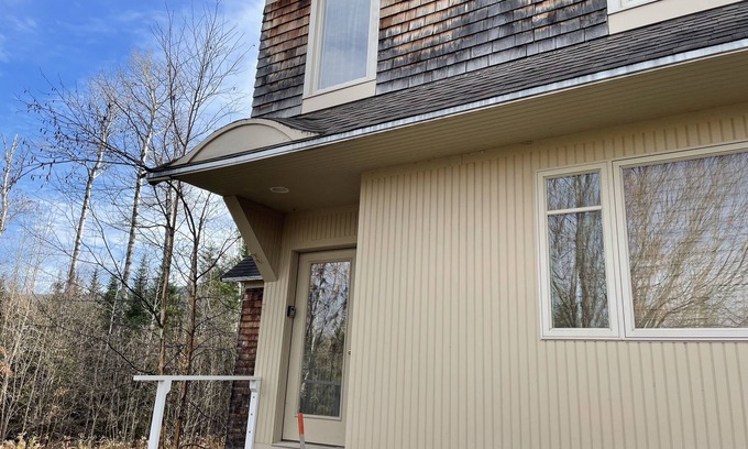 Carrabassett Valley Condo | Slope side, Cozy ski in/out Sugarloaf Condo