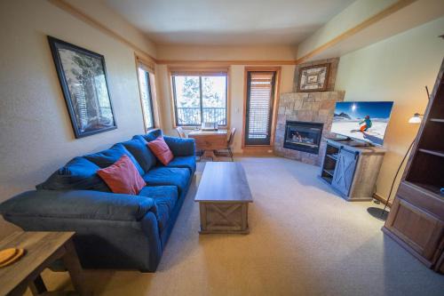 Mountain House House | Slopeside 2773A by SummitCove Lodging