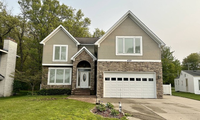 Caseville House | Smack dab in the middle with a small community private beach!