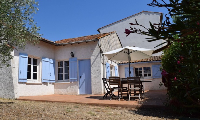 Beziers Cottage | Small house, shared pool, near Béziers and Canal du Midi, calm guaranteed