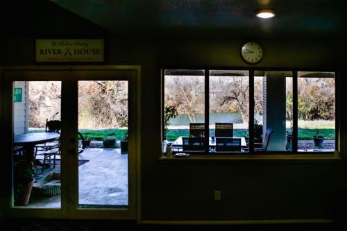 Smithville House | Smithville River Property Retreat
