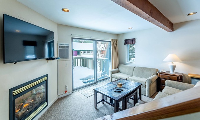 Jeffersonville Resort | Smugglers' Notch Resort Vermont Private 3-Storey 4/3 Townhouse