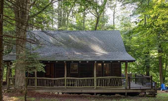 Snowshoe Cabin | Snowshoe Log Cabin - Two Fawns