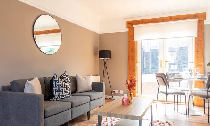 Bathgate House | Snug Modern Home in Bathgate