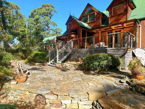 Lower Snug House | Snug Sanctuary - A gem in the forest 20 min to CBD