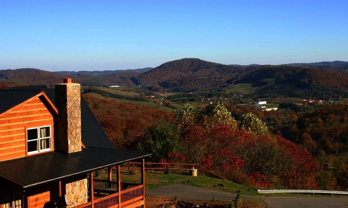 Buck Mountain Cabin | Soak Under the Stars: Hot Tub + Fall Foliage Views @ A Heavenly View