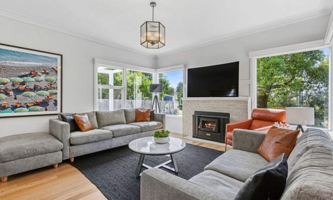 Sorrento House | Soak up Sorrento - “The Perfect Coastal Getaway!”