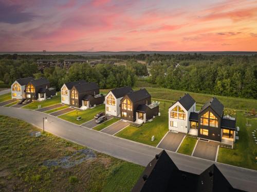 Beaupre Ski Chalet | SOFA VILLAS - Mont Sainte-Anne