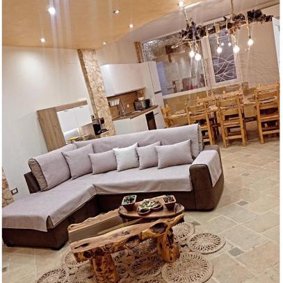 Neviano Apartment | SOLE e LUNA - JACUZZI e RELAX