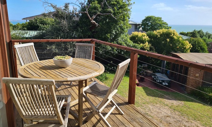 Somers House | Somers holiday haven - great sea views, close to beach