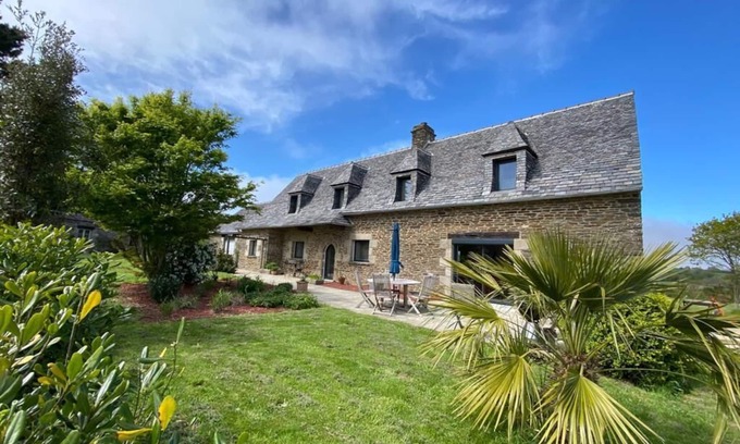 Plouenan House | Sophie's longère, Finistère, Bay of Morlaix