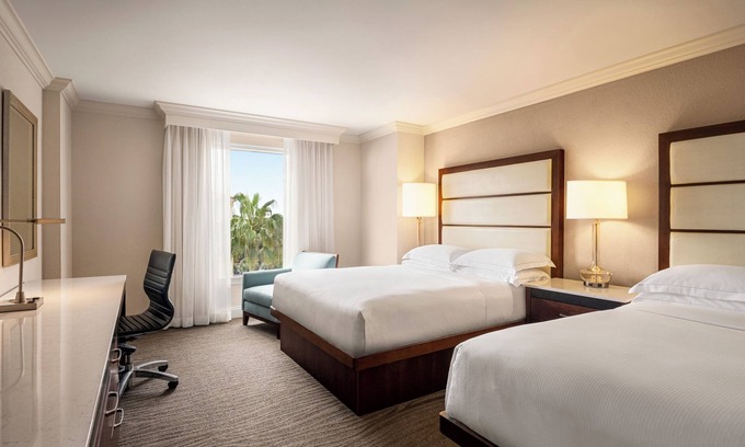 Park Shore Hotel | Sophisticated Suite with Shuttle to Clam Pass Beac
