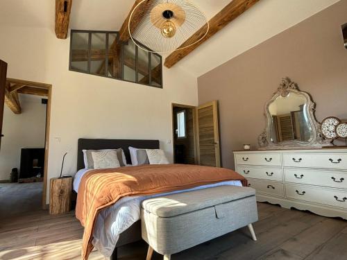 Saint-Saturnin-les-Apt Apartment | Sous la pergola
