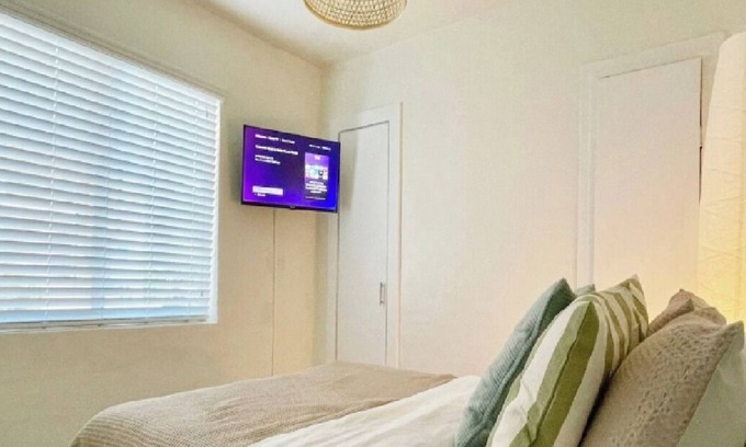 South Miami Apartment | South apt Miami