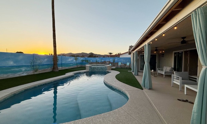 Ahwatukee Foothills House | South Mountain-FREE HEATED Pool & Hot Tub Close to trails & park. NEW