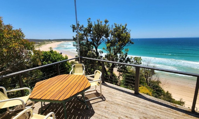 Manyana House | Southern Comfort - Watch the waves from the deck
