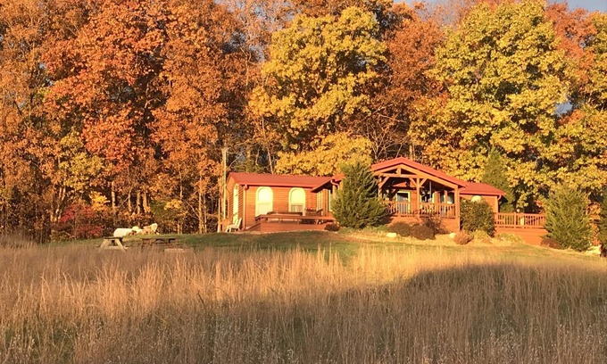 French Lick Cabin | Southern Grace Cabin Hot tub! Super CLEAN! French Lick, IN - Private location!
