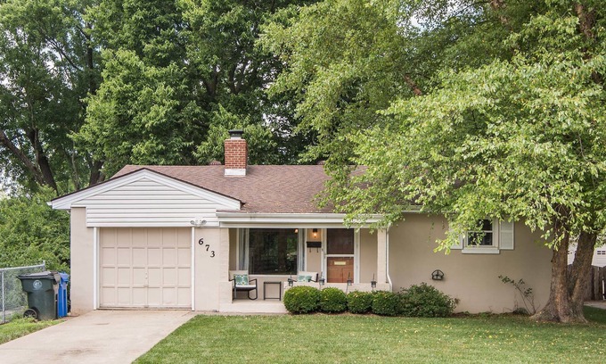 Lexington Cottage | Southland’s Cozy Cottage - 10 min to Downtown