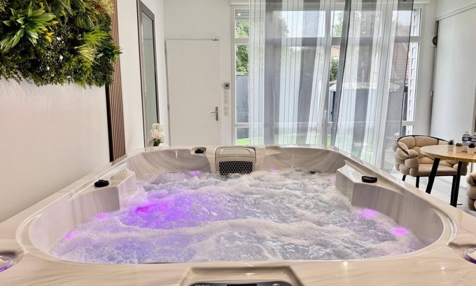 Saint-Leu-la-Foret House | Spa Jacuzzi Nb Spa - Val-d'Oise - Paris