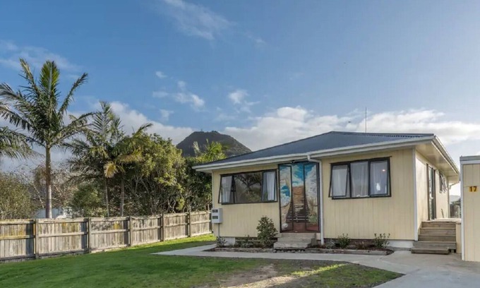 Ahipara House | Space in the heart of Ahipara sleeps
