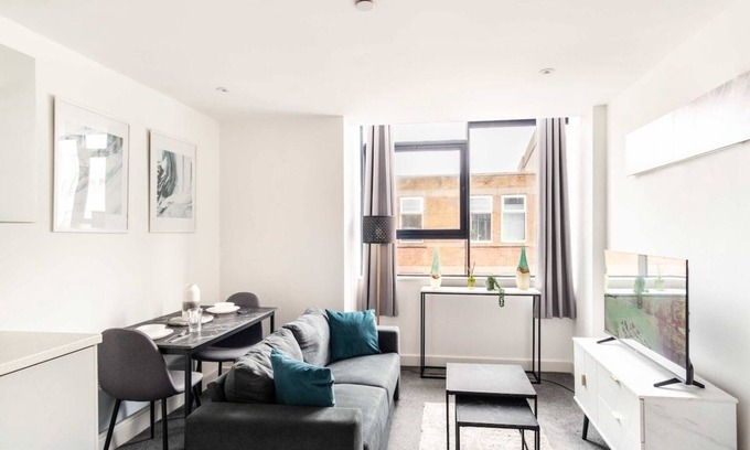 Preston Apartment | Spacious 2-Bed House in Preston | Free Parking