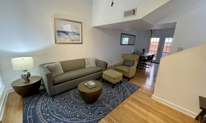 Bouldin House | Spacious 2BR/1.5Bath Hideaway in DT ATX Pets OK + Parking!