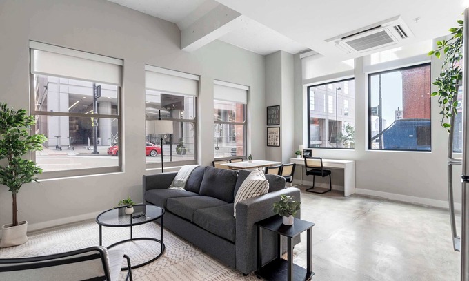 Downtown Cincinnati Apartment | Spacious 2BR CozySuites | OTR Downtown #16