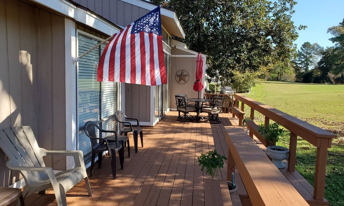 April Sound House | Spacious 3/2 on the 2nd green at April Sounds red golf course