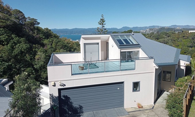 Northland House | Spacious 3 bedroom home with spectacular views