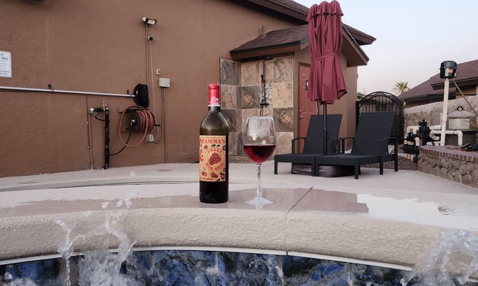 Biggs Field House | Spacious 3-bedroom house with Swimming Pool and a Spectacular View in El Paso