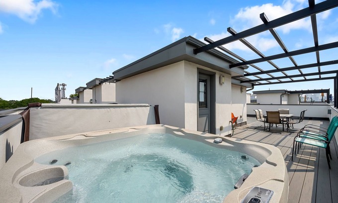 West Colfax House | Spacious 3-Bedroom Townhome - Rooftop Hot Tub with Mountain Views and Garage
