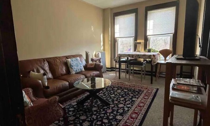 Morgantown House | Spacious 3 Queen Suite - Centrally Located