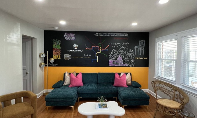 North Michigan Park House | Spacious 3BR Home Near Metro – Pet-Friendly & Perfect for Groups